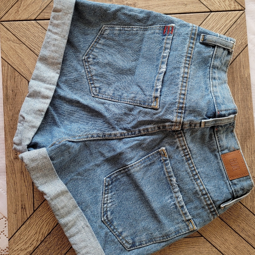 urban outfitters mom high-rise shorts